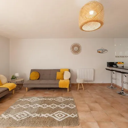 Moradia Marques Вилла Назаре